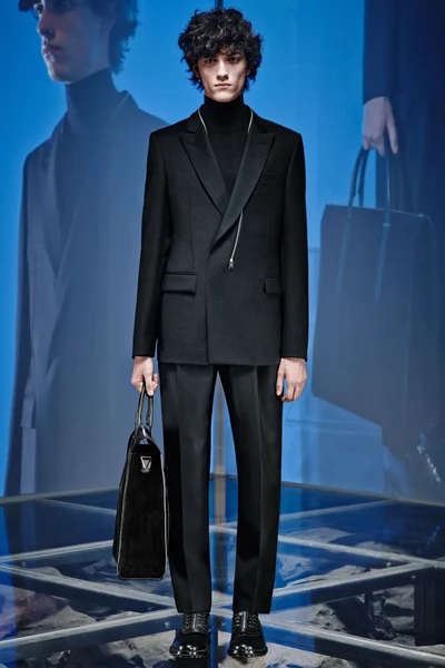 Look 10